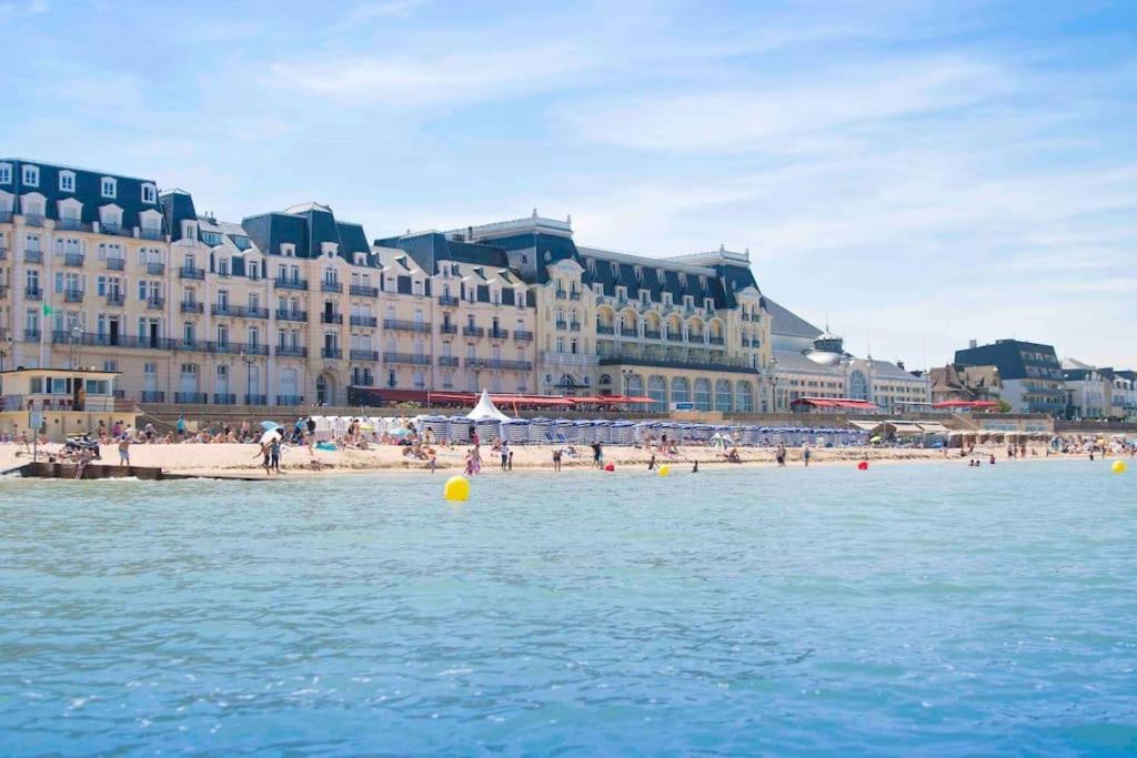 Joli Studio Pres Du Front De Mer Cabourg Extérieur photo